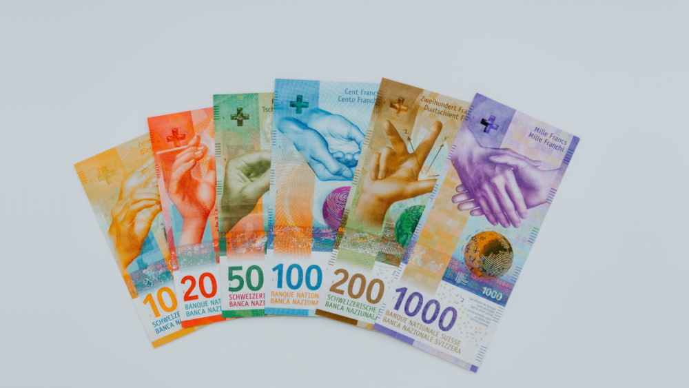 10 and 100 Banknotes